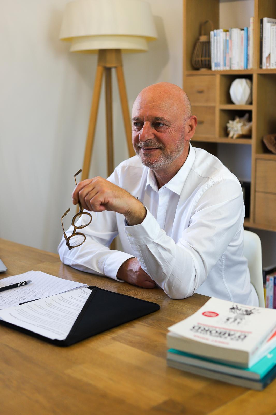 Portrait de Hubert Turjman, coach en prise de parole